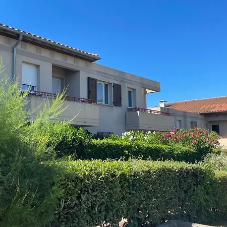 Aux Cypres Du Littoral T 2 Avec Piscine *