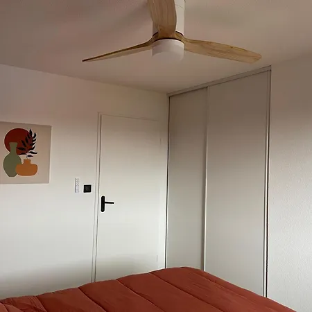 Aux Cypres Du Littoral T 2 Avec Piscine * Poussan